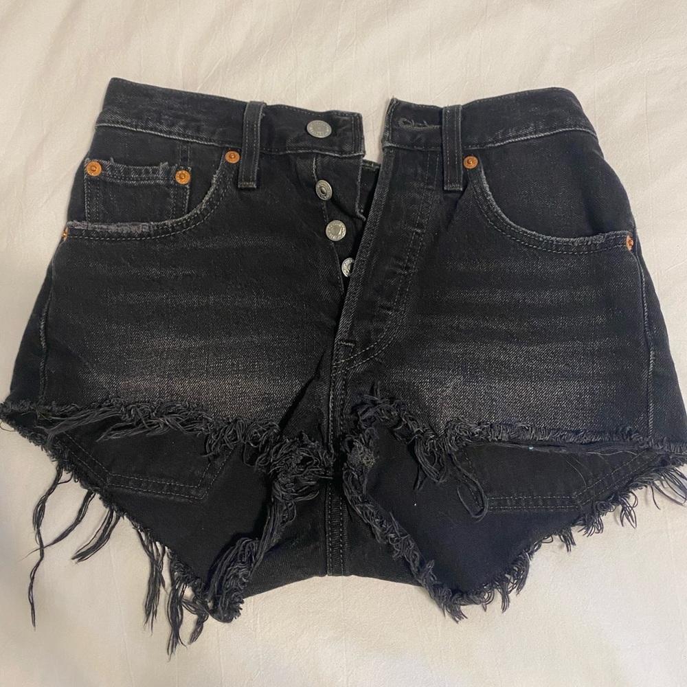 black levi jean shorts